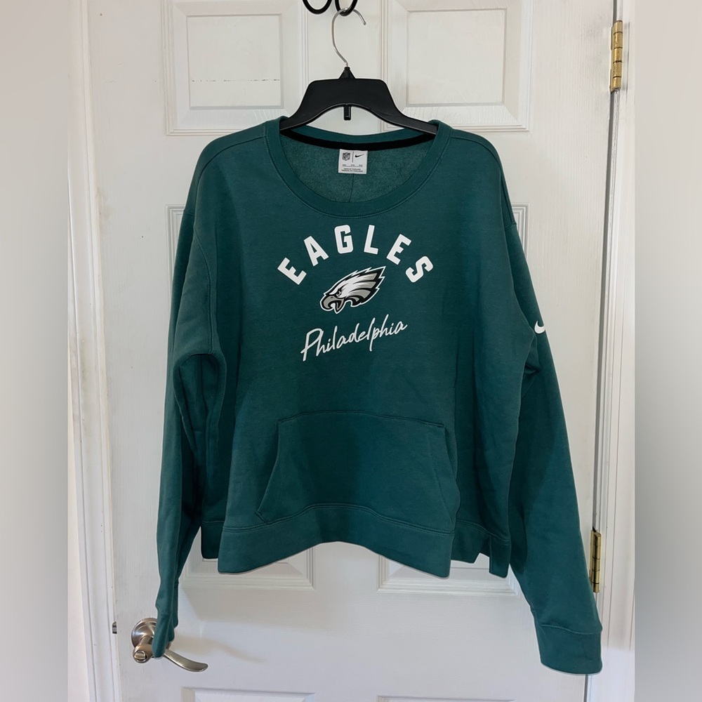 Woman’s NFL Eagles Sweatshirt - XXL